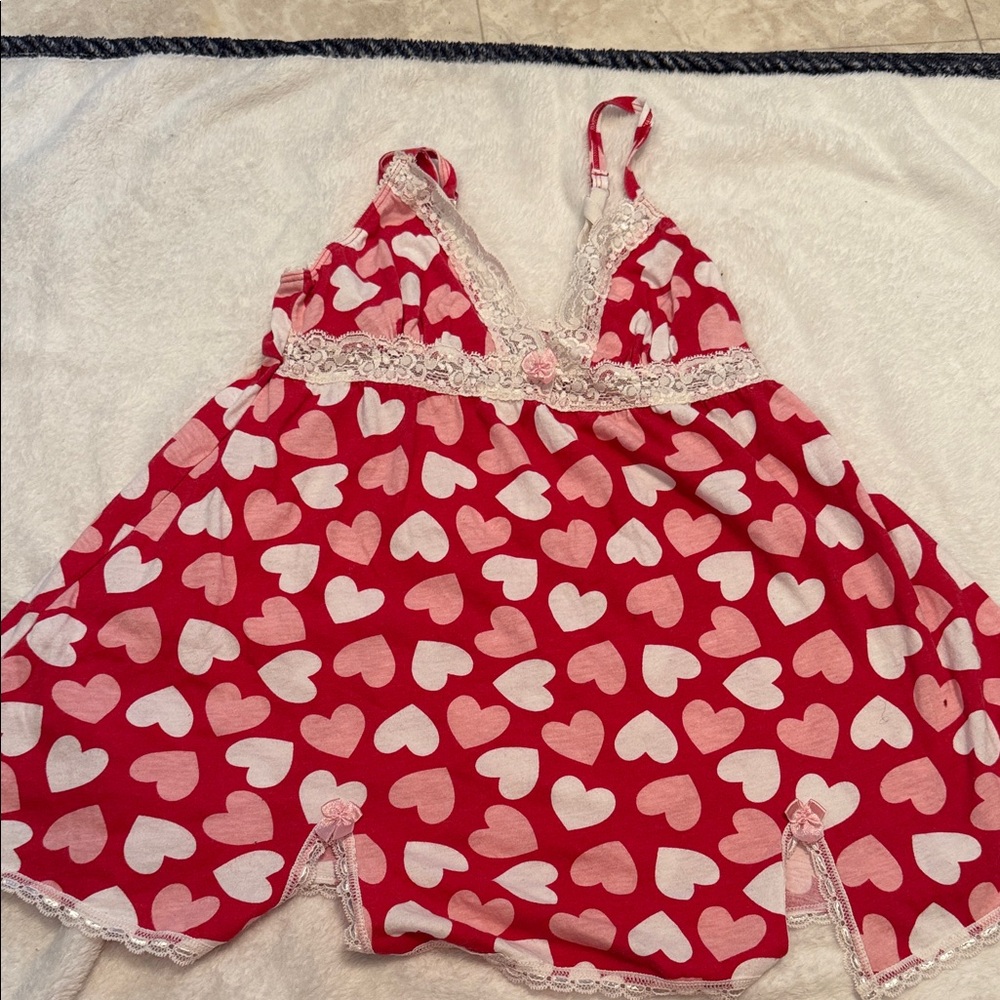 No Boundaries Red and White Heart Print Chemise